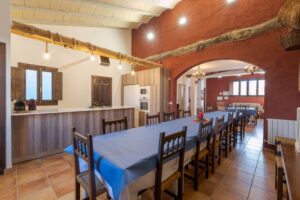 Celebrar eventos en una casa rural completa